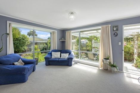 Photo of property in 2/7a Kruse Place, Redwood, Christchurch, 8051