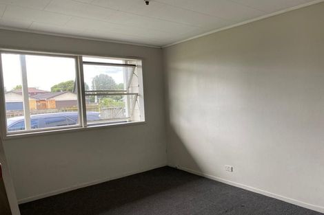 Photo of property in 17 Manuroa Road, Takanini, 2112