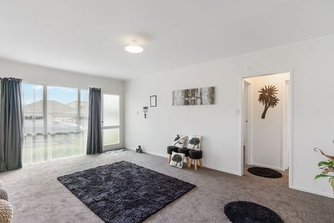 Photo of property in 1/38 Edmonton Road, Henderson, Auckland, 0612