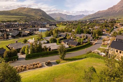 Photo of property in 23 Rannoch Drive, Jacks Point, Queenstown, 9371