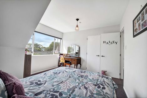 Photo of property in 5 Tamati Place, Merrilands, New Plymouth, 4312
