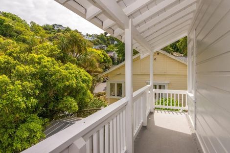 Photo of property in 10 Governor Road, Northland, Wellington, 6012