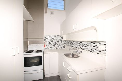 Photo of property in 1a Dolbear Street, Titirangi, Auckland, 0604