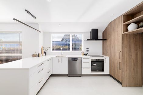 Photo of property in 8a Wychwood Crescent, Bishopdale, Christchurch, 8053