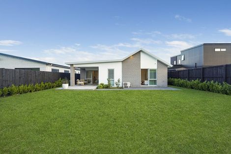 Photo of property in 31 Overton Street, Rototuna North, 3210