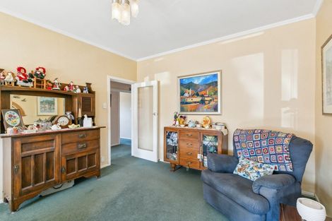 Photo of property in 93 Apu Crescent, Lyall Bay, Wellington, 6022