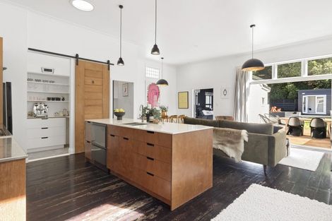 Photo of property in 36 Derwent Street, Island Bay, Wellington, 6023