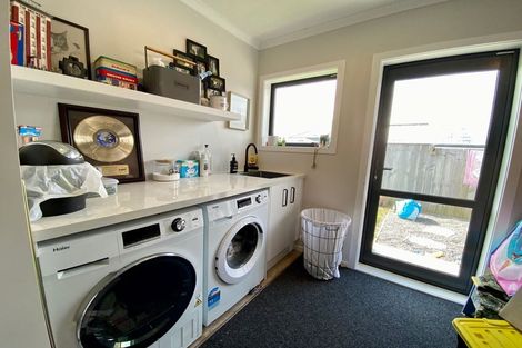 Photo of property in 30 George Street, Bulls, 4818