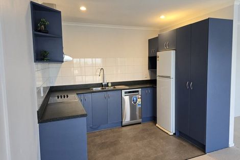 Photo of property in 27 Killygordon Place, Massey, Auckland, 0614