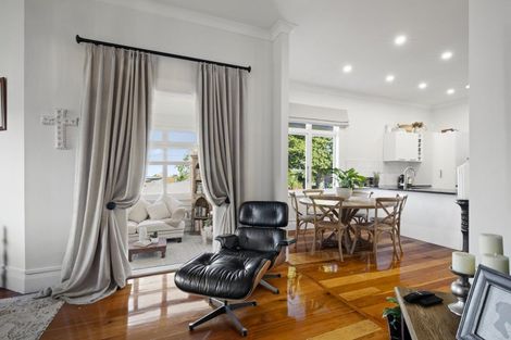 Photo of property in 192 Kitchener Road, Pukekohe, 2120