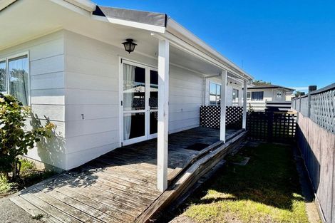 Photo of property in 9 Hinton Road, Taradale, Napier, 4112