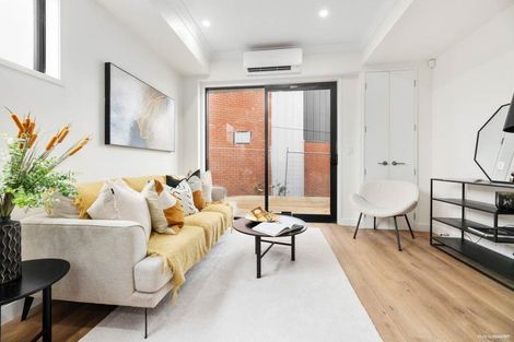 Photo of property in 30 Parkwood Avenue, Westgate, Auckland, 0614