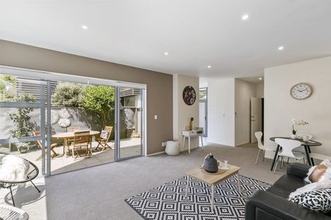 Photo of property in 4 Tiketike Way, Brooklyn, Wellington, 6021