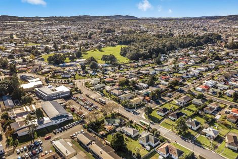 Photo of property in 13c Edinburgh Avenue, Rosehill, Papakura, 2113