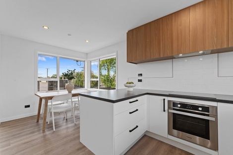 Photo of property in 17 Roberts Road, Hei Hei, Christchurch, 8042