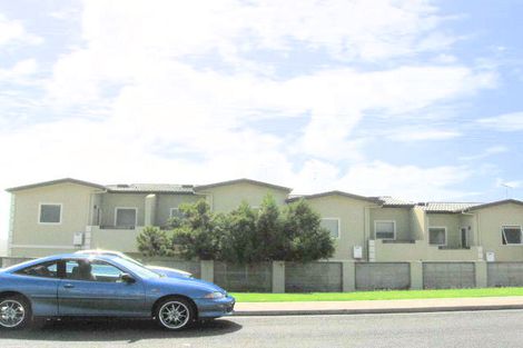 Photo of property in 5/11 Spencer Road, Oteha, Auckland, 0632
