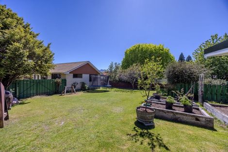 Photo of property in 3 Heuchan Lane, Wanaka, 9305