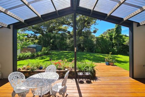 Photo of property in 30 Driving Creek Road, Coromandel, 3506