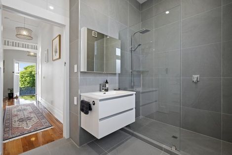 Photo of property in 192 Kitchener Road, Pukekohe, 2120