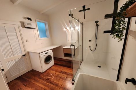 Photo of property in 23d Maida Vale Road, Roseneath, Wellington, 6011