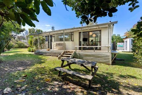 Photo of property in 112 Mckellar Place, Whangamata, 3620
