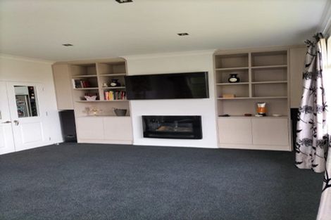 Photo of property in 24 Globe Bay Drive, Templeton, Christchurch, 8042