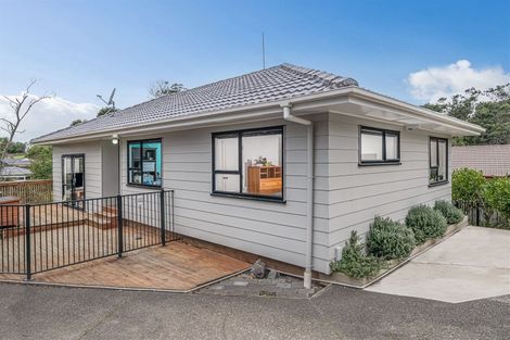 Photo of property in 8 Luxor Place, Massey, Auckland, 0614