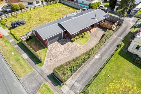 Photo of property in 52b Tirimoana Road, Te Atatu South, Auckland, 0602