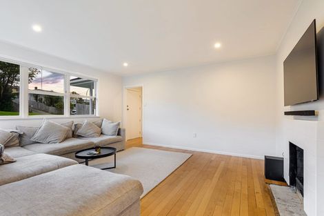 Photo of property in 24 Gill Avenue, Te Atatu Peninsula, Auckland, 0610