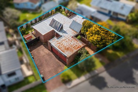 Photo of property in 41 Fitzherbert Avenue, West Harbour, Auckland, 0618