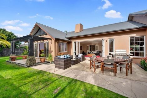 Photo of property in 1 Piha Close, Papamoa Beach, Papamoa, 3118