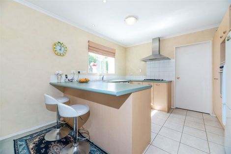 Photo of property in 10 Dainton Place, New Lynn, Auckland, 0600