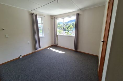 Photo of property in 8 Davidson Crescent, Tawa, Wellington, 5028