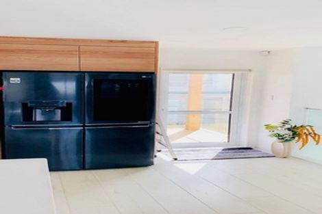 Photo of property in 10a Glenfield Road, Birkenhead, Auckland, 0626