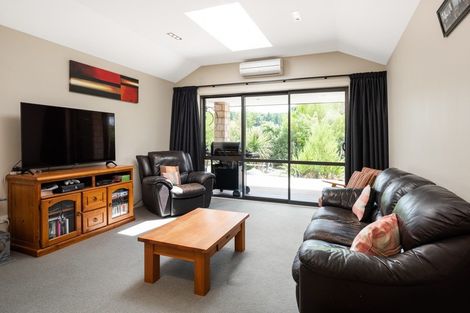 Photo of property in 12 Weka Place, Picton, 7220