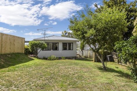 Photo of property in 17a John Road, Stanmore Bay, Whangaparaoa, 0932
