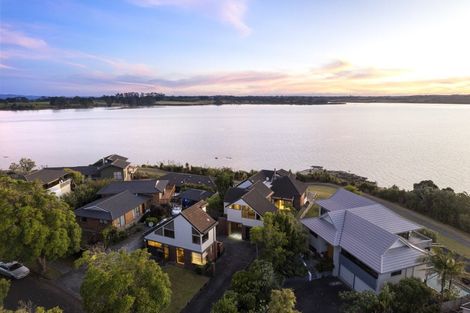Photo of property in 55 St Annes Crescent, Wattle Downs, Auckland, 2103