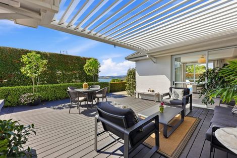 Photo of property in 2 Callender Place, Shelly Park, Auckland, 2014
