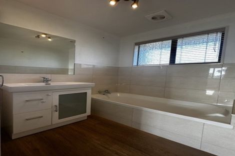Photo of property in 2/33 Golf Road, Mount Maunganui, 3116