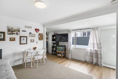 Photo of property in 59 Graham Avenue, Te Atatu Peninsula, Auckland, 0610