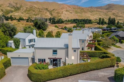 Photo of property in 9 Meadowbrook Place, Wanaka, 9305