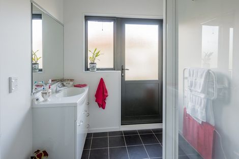 Photo of property in Rangeview Villas, 37/9 Fuller Close, Levin, 5510