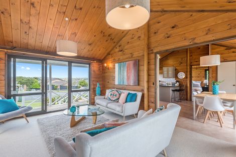 Photo of property in 43 Palmyra Way, Half Moon Bay, Auckland, 2012