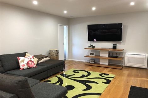 Photo of property in 2/2 Lynngate Place, Hillcrest, Auckland, 0627