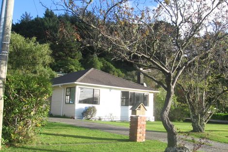Photo of property in 20 Hine Road, Wainuiomata, Lower Hutt, 5014