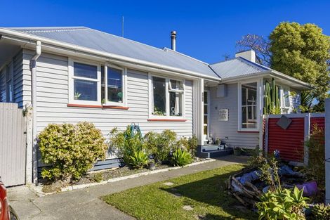 Photo of property in 18 Wyatt Avenue, Onekawa, Napier, 4110