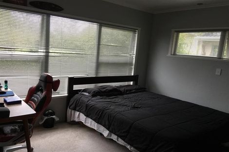 Photo of property in 22 Shanaway Rise, Hillcrest, Auckland, 0627