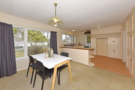 Photo of property in 91 Crofton Road, Harewood, Christchurch, 8051