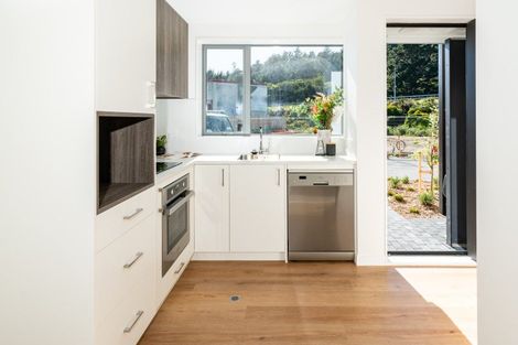 Photo of property in 84 Ara Paiwhenua, Tawa, Wellington, 5028