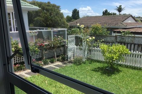 Photo of property in 1/189 Lake Road, Belmont, Auckland, 0622